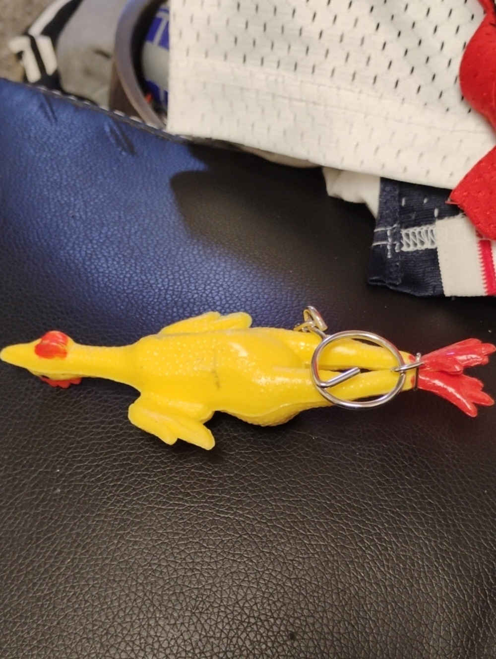 STRETCH RUBBER CHICKEN KEYCHAIN CHARM NRMINT CONDITION